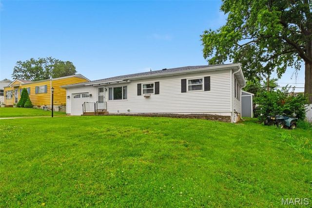 4135 Sweet Gum Drive, St Louis, MO 63125