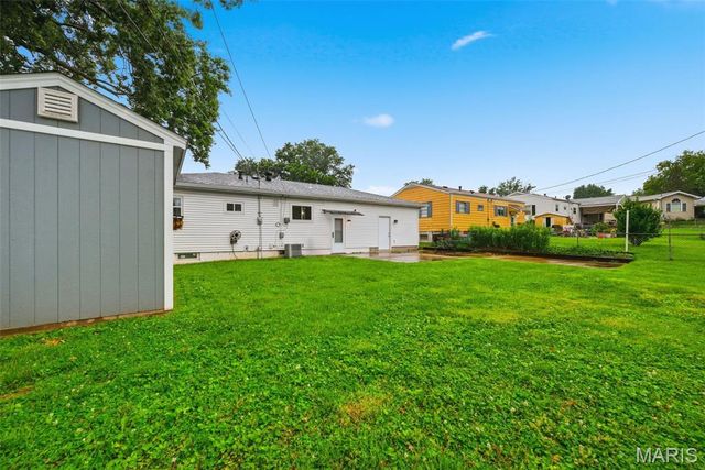 4135 Sweet Gum Drive, St Louis, MO 63125