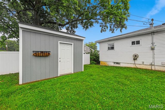 4135 Sweet Gum Drive, St Louis, MO 63125