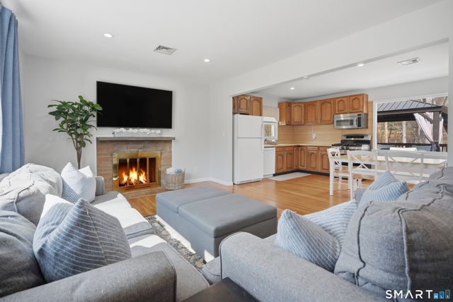 96 Toll House Lane, Fairfield, CT 06825