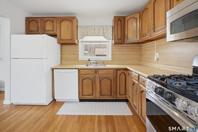 96 Toll House Lane, Fairfield, CT 06825