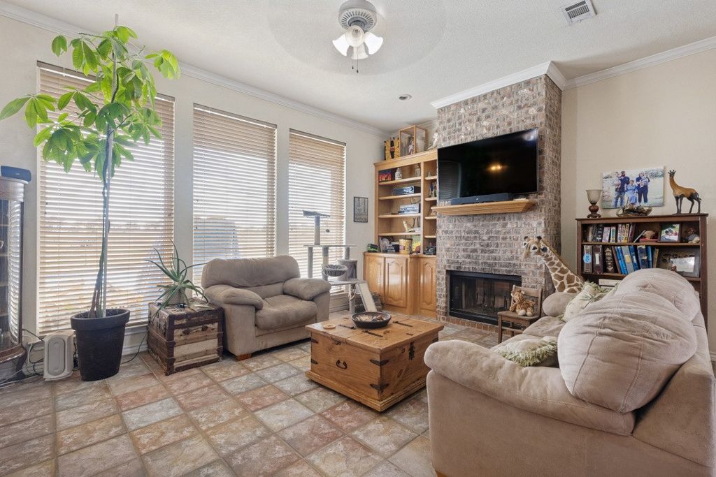 609 South Drive, Springtown, TX 76082 — photo 2