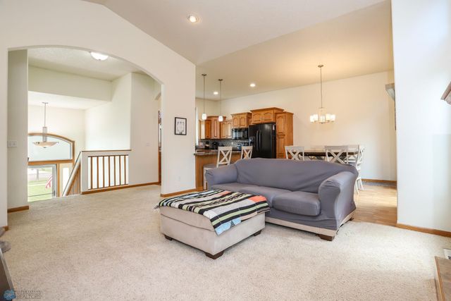 3625 Taylor Street S, Fargo, ND 58104