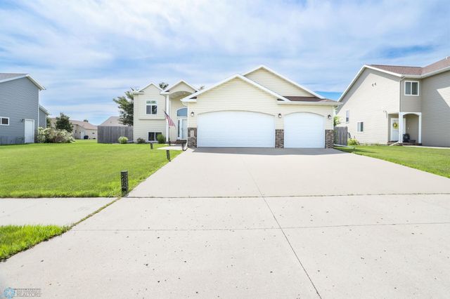 3625 Taylor Street S, Fargo, ND 58104