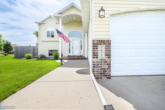 3625 Taylor Street S, Fargo, ND 58104