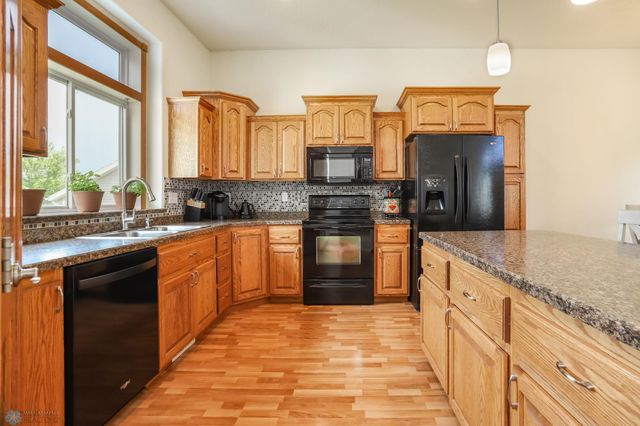 3625 Taylor Street S, Fargo, ND 58104