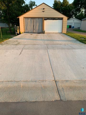 100 S Washington St Street, Humboldt, SD 57035