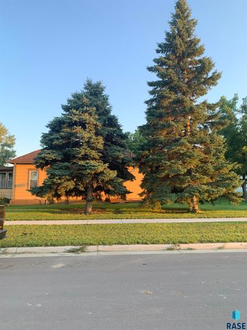 100 S Washington St Street, Humboldt, SD 57035