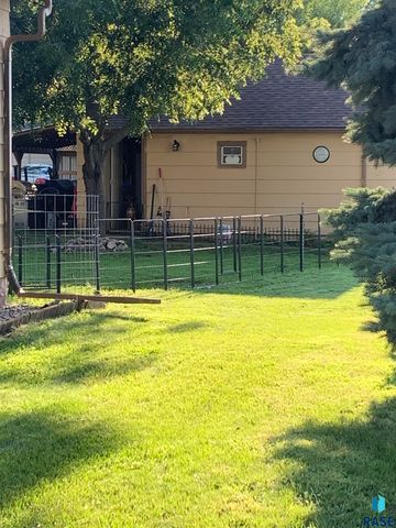 100 S Washington St Street, Humboldt, SD 57035