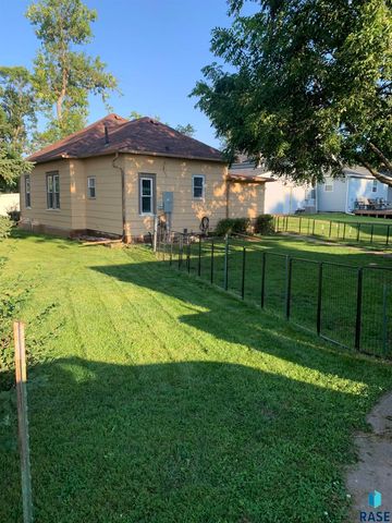 100 S Washington St Street, Humboldt, SD 57035