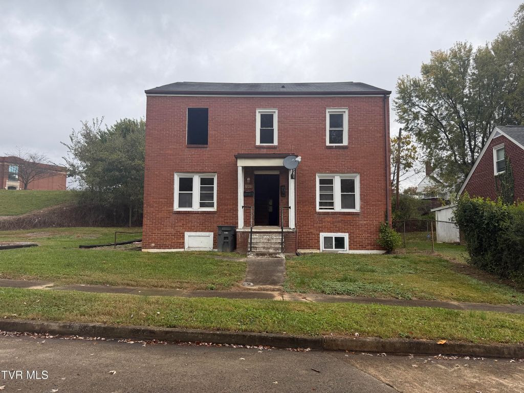 1005 Yadkin Street, Kingsport, TN 37660