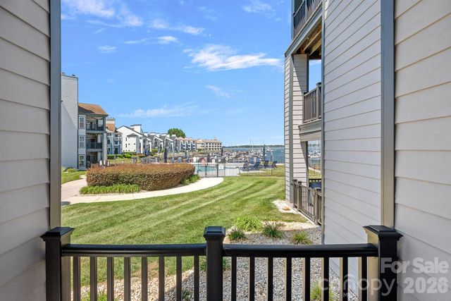 18861 Vineyard Point Lane, Cornelius, NC 28031