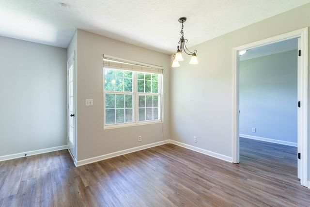 5078 Cornelius Dr, Murfreesboro, TN 37129