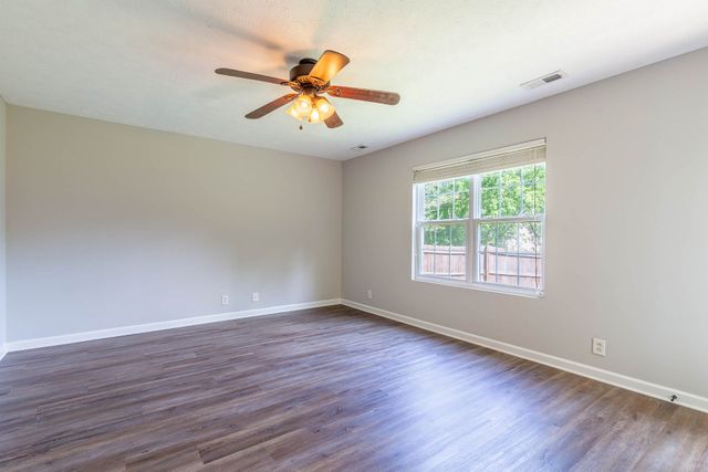 5078 Cornelius Dr, Murfreesboro, TN 37129