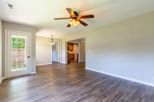 5078 Cornelius Dr, Murfreesboro, TN 37129