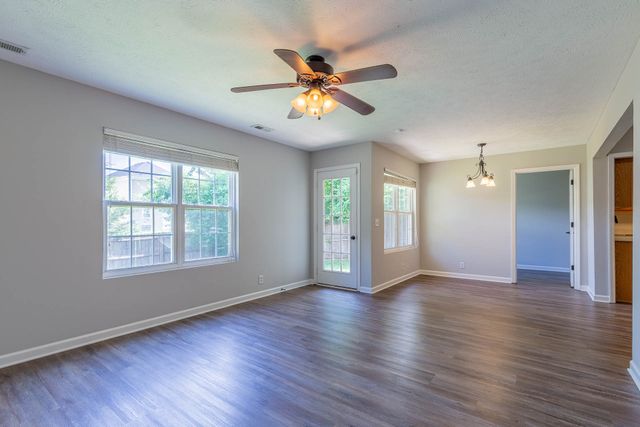 5078 Cornelius Dr, Murfreesboro, TN 37129