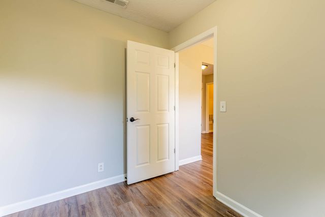 5078 Cornelius Dr, Murfreesboro, TN 37129