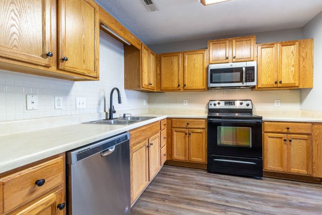 5078 Cornelius Dr, Murfreesboro, TN 37129