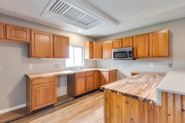 203 W Bridge St, Mulvane, KS 67110