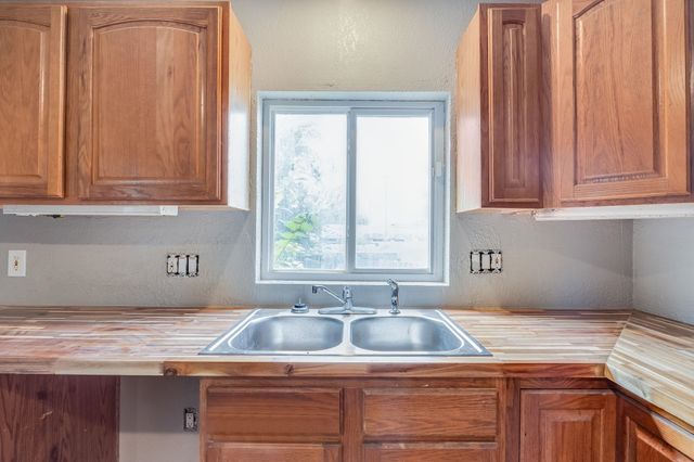 203 W Bridge St, Mulvane, KS 67110