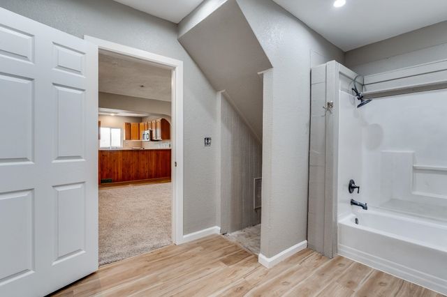 203 W Bridge St, Mulvane, KS 67110