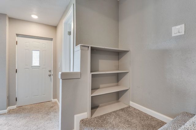 203 W Bridge St, Mulvane, KS 67110