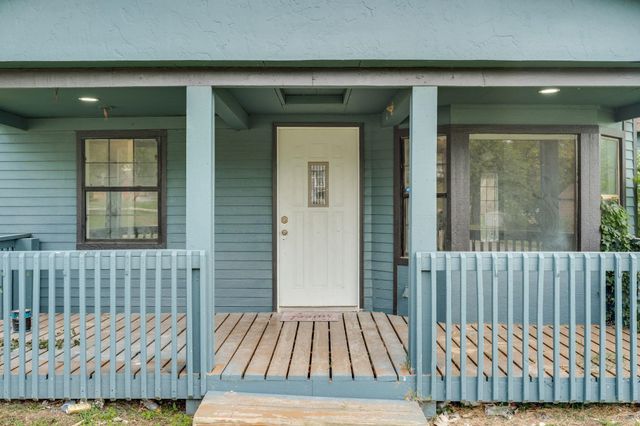 203 W Bridge St, Mulvane, KS 67110