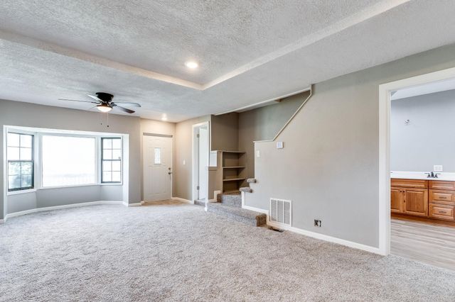 203 W Bridge St, Mulvane, KS 67110