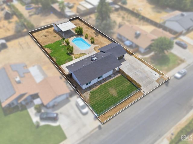 10609 Cave Avenue, Bakersfield, CA 93312