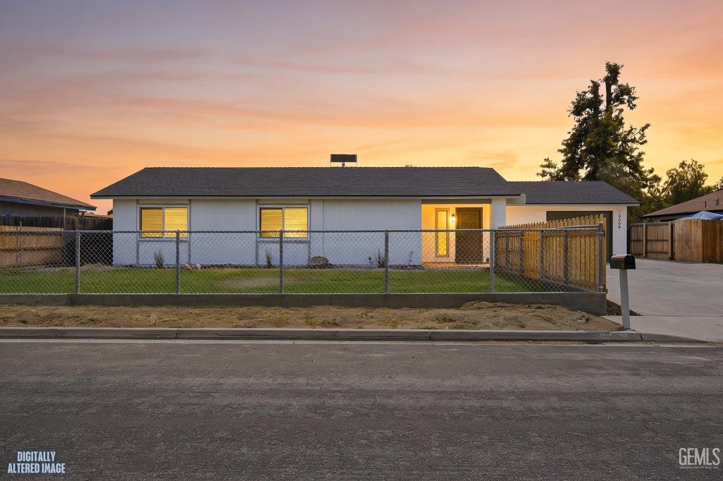 10609 Cave Avenue, Bakersfield, CA 93312