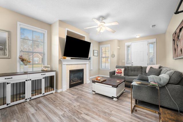 4965 INDIAN WALK LN, Arlington, TN 38002