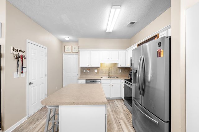 4965 INDIAN WALK LN, Arlington, TN 38002