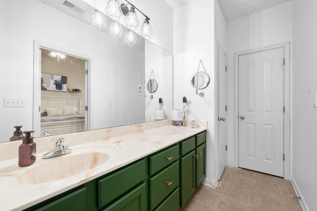 4965 INDIAN WALK LN, Arlington, TN 38002