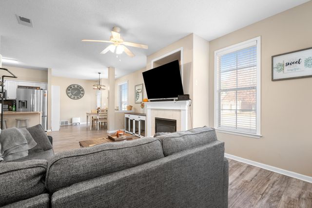 4965 INDIAN WALK LN, Arlington, TN 38002