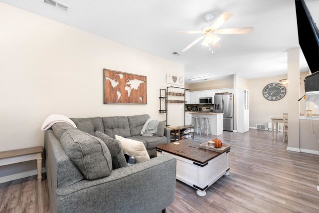 4965 INDIAN WALK LN, Arlington, TN 38002