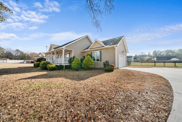 105 Rose Petal Court, Zebulon, NC 27597