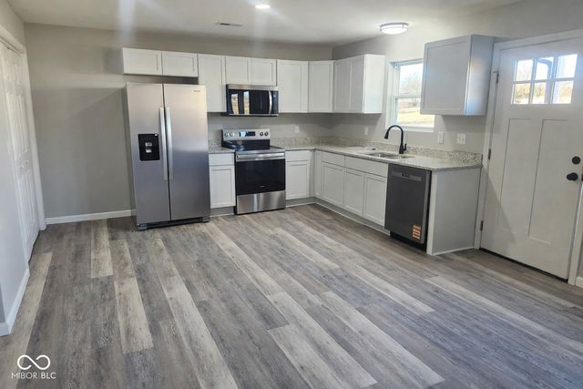 3692 Kensington Square, North Vernon, IN 47265