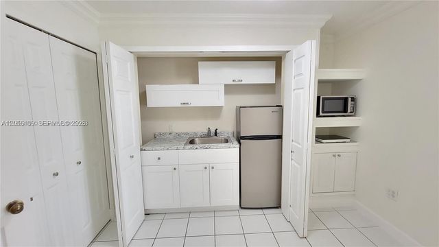 1057 NW 131st Avenue B, Miami, FL 33182