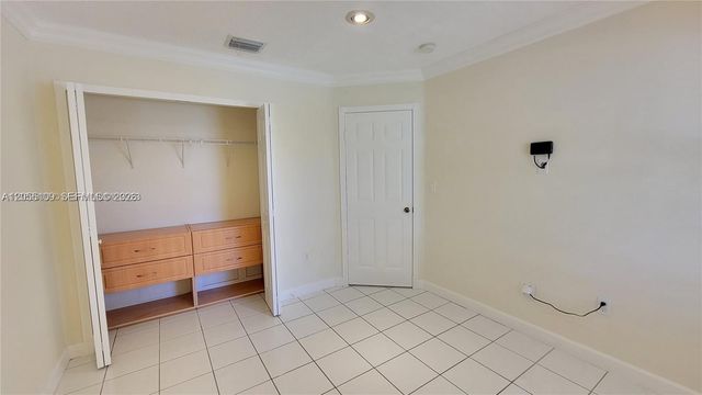 1057 NW 131st Avenue B, Miami, FL 33182