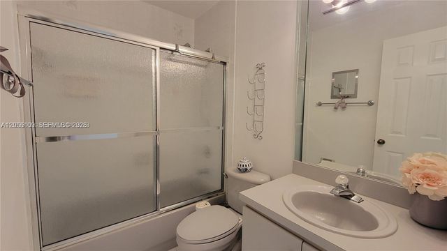 1057 NW 131st Avenue B, Miami, FL 33182