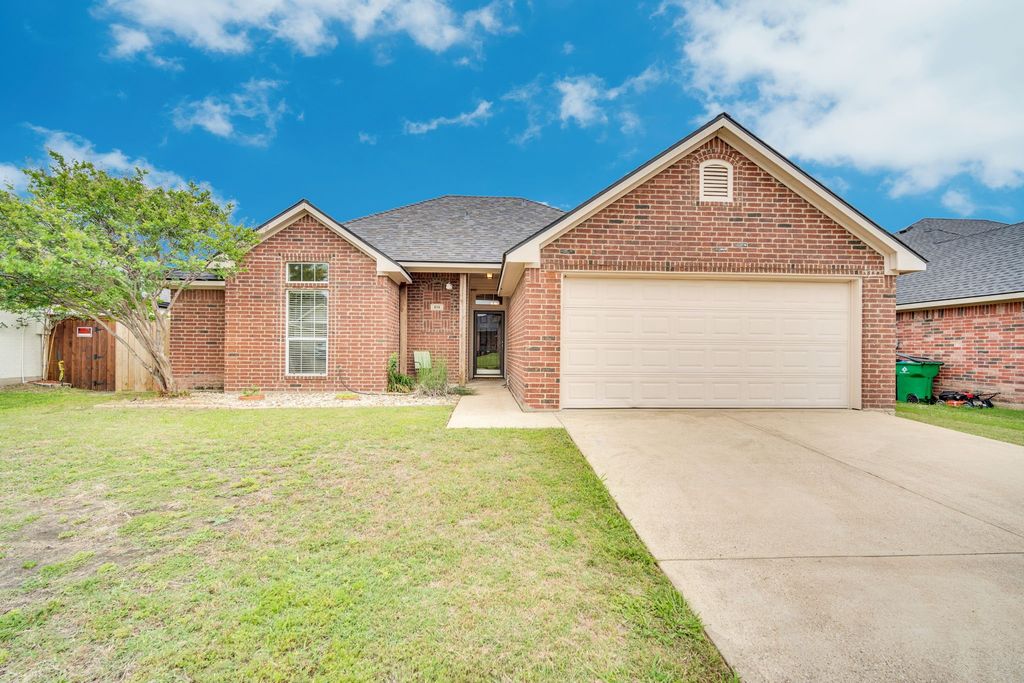 614 Jordan Lane, Waxahachie, TX 75165