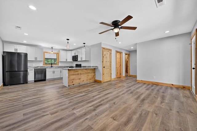 569 Number 20 Mine Road, Mccaysville, GA 30555