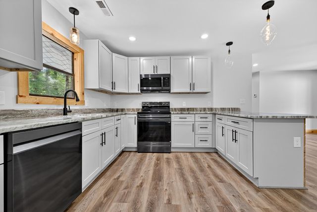 569 Number 20 Mine Road, Mccaysville, GA 30555