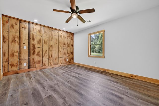 569 Number 20 Mine Road, Mccaysville, GA 30555