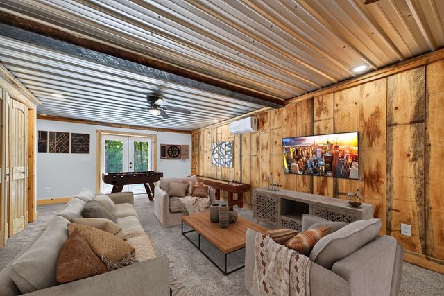 569 Number 20 Mine Road, Mccaysville, GA 30555