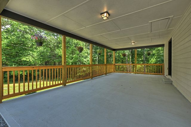 569 Number 20 Mine Road, Mccaysville, GA 30555