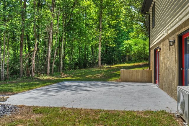569 Number 20 Mine Road, Mccaysville, GA 30555