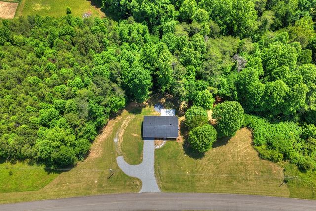 569 Number 20 Mine Road, Mccaysville, GA 30555