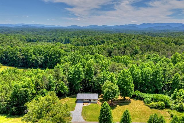 569 Number 20 Mine Road, Mccaysville, GA 30555