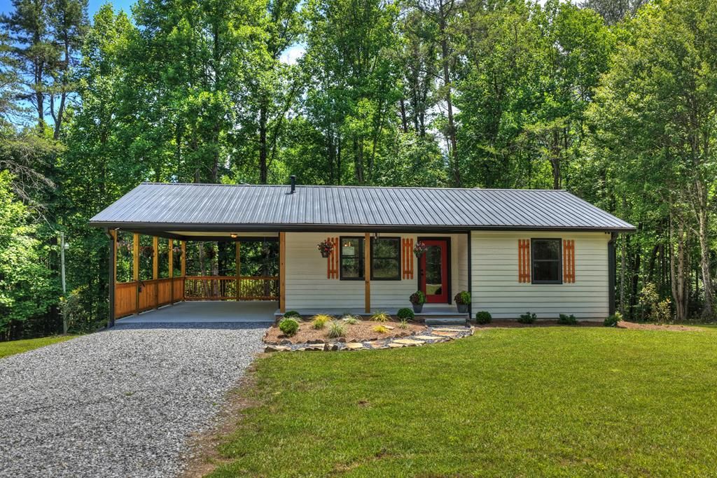 569 Number 20 Mine Road, Mccaysville, GA 30555
